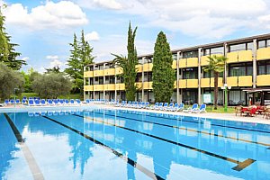 Lago di Garda na 4 nebo 6 dní v Hotelu Palme & Suite *** s polopenzí a bazénem