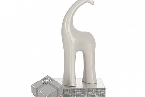 Socha designová žirafa bílá měnší