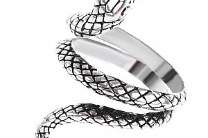 Prsten- had z bižuterních kovů - stříbrný SR137 Velikost: 7