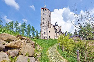 Liberec ve středověkém hradu s polopenzí a vstupem na rozhlednu + varianta i pro JEDNOHO