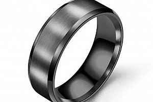 Prsten z broušeného titanu ve černém provedení SR156 Velikost: 6