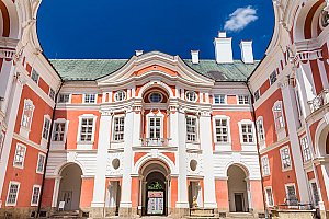 Broumovsko v historickém hotelu s polopenzí + možnost wellness a platnost do dubna 2020