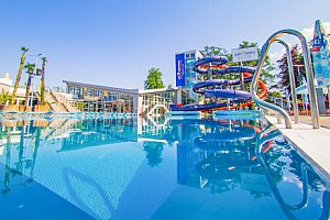 Turčianské Teplice: Hotel Rezident *** s polopenzí, aquaparkem i masáží