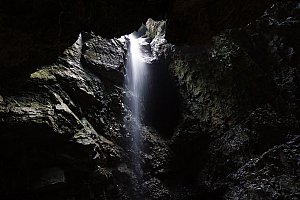 Rande v jeskyni