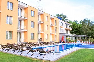 Piešťany: Hotel Korekt *** u přehrady Sĺňava s polopenzí a bazénem