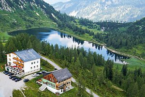 Rakouské Alpy v Hotelu Alpenrose *** Tauplitzalm s polopenzí, saunami a vláčkem