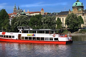 Vyhlídkové plavby v Praze na Vltavě s výkladem či rautem