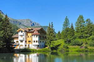 Italské Dolomity v Hotelu Miralago *** na břehu jezera s polopenzí