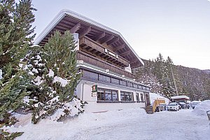 Rakousko: Vysoké Taury v zimě v penzionu se snídaní nebo polopenzí + privátní vířivka a sauna v ceně