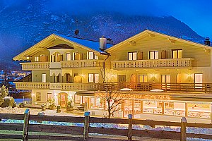 Jižní Tyrolsko v hotelu s neomezeným vstupem do wellness, lahví vína a polopenzí