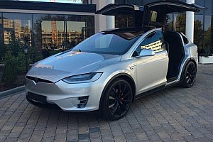 Zážitková jízda elektromobilem Tesla X