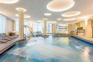 Balaton: Luxusní pobyt v Aura Hotelu **** s neomezeným wellness, polopenzí a nápoji v aqua baru