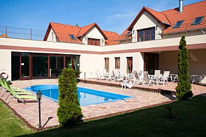 Maďarsko: Lázeňské město Zalakaros v 3* Boni Családi Wellness Hotelu se vstupy do wellness, bazénu a polopenzí