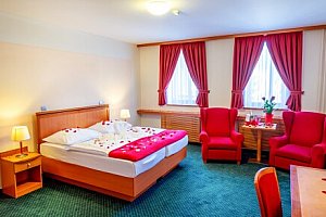 Jeseníky: Relax v oceňovaném Hotelu Slovan **** se saunou, vířivkou, procedurami a polopenzí
