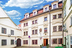 Praha: Malá Strana pod Pražským hradem v luxusním Hotelu Waldstein **** se snídaněmi formou bufetu
