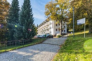Jeseník: 10denní pobyt v Priessnitzových lázních v Lázeňském domě Jan Ripper *** s polopenzí a 13 procedurami
