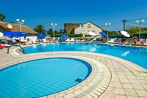 Chorvatsko: Jižní Dalmácie přímo u pláže v Hotelu Faraon *** s all inclusive a neomezeným vstupem do bazénů