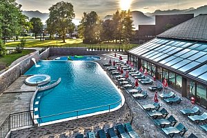 Zážitek ve Slovinsku: Celodenní vstupenka do Aquaparku Bohinj s venkovními i vnitřními bazény + sauny