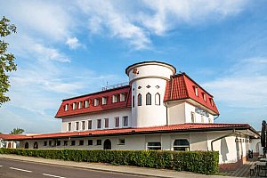 Romantika ve vinařské oblasti jižní Moravy s bazénem v hotelu Styria