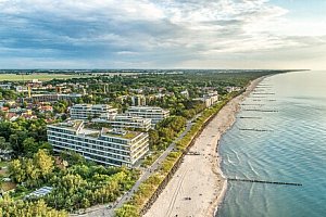 Polsko u Baltu v Dune Beach Resortu s polopenzí + luxusní wellness, welcome drink, kluziště a animační program