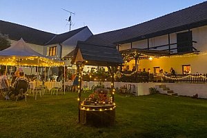 Šumava u Lipna i Českého Krumlova na Statku Novosedly s polopenzí, vínem, grilem i udírnou a vyžitím pro děti