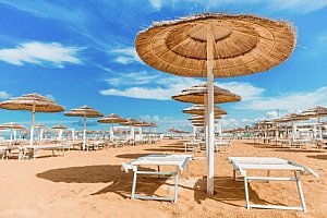 Itálie v historickém Rimini 60 m od moře: Hotel Playa *** se snídaní/polopenzí a zapůjčením kol