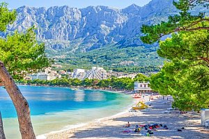 Chorvatsko: Makarská riviéra  jen 200 m od azurového moře a pláže v Hotelu Bonaca ***  s bohatou polopenzí