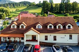 Orava blízko národního parku: Pobyt v Penzionu Zemianska kúria se snídaní/polopenzí a vstupem do aquaparku