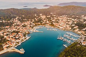 Ostrov Ugljan přímo u pláže a blízko NP Kornati v Holiday Park Zelena Punta *** s polopenzí + animační program