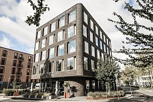 Trojmezí Německa, Rakouska a Švýcarska: Bodamské jezero v HARBR. hotelu Konstanz se snídaní formou bufetu