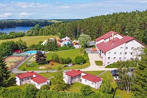 Pobyt pro gurmány na Křivoklátsku: Hotel Jesenice *** s ultra all inclusive a 50% slevou na procedury