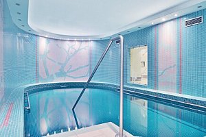 Mariánské Lázně přímo v centru v Hotelu Sun Palace Spa & Wellness **** s wellness (bazén, sauna) a polopenzí