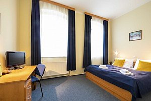 Čechy v Parkhotelu Terezín *** se snídaní či polopenzí a vstupenkou na prohlídku muzea a podzemních chodeb