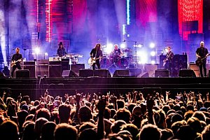 Foo Fighters živě v Mnichově v rámci TAKE COVER TOUR 2026: vstup na koncert + ubytování v prémiovém hotelu