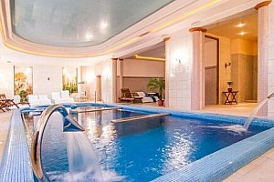 Maďarsko blízko lázní na zámku Batthyány Kúria **** s neomezeným termálním wellness, polopenzí a animacemi