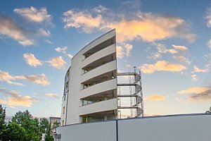 Liberec u Ještědu (nejen) pro sportovce: Hotel Arena *** se snídaní + každodenní skipas a vstupenky na hokej