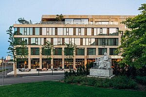 Rakousko: Pohádkový Burgenland v Hotelu Galántha **** se snídaní a wellness (sauny, solná jeskyně) + degustace