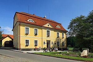 Relaxační nebo golfový pobyt u Tábora: Penzion Černická Obora se snídaní či polopenzí, infrasaunou a slevou