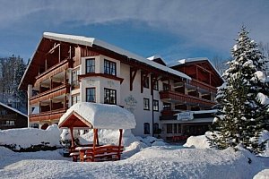 Údolí Allgäu u ski areálů: Königshof Hotel Resort - Adult Only ****+ s polopenzí, wellness (2500 m²) a zážitky