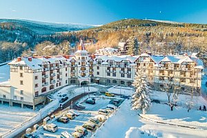 Polské lázně 1,5 km od sjezdovky: Hotel Buczyński Medical & Spa **** s polopenzí a neomezeným wellness centrem