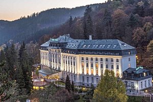 Radonové lázně Jáchymov: Hotel Radium Palace **** s polopenzí a lázeňským centrem (bazény a sauny) + masáž
