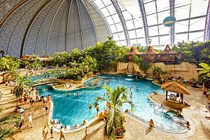 Německo: Dovolená v exotickém resortu Tropical Islands se snídaní, pláží, saunami, bazény a dalšími atrakcemi