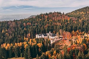 Relax na Karlovarsku: Zámek Lužec Spa & Wellness Resort **** s polopenzí, bazénem a saunami + víno a procedury