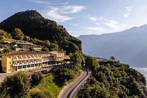 Itálie: Tignale blízko Lago di Garda v Hotelu Residence La Rotonda *** s polopenzí, bazény a programem