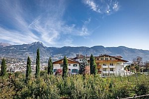 Tyrolsko: Pobyt blízko Merana v Hotelu Landhaus Kristall **** s polopenzí, bazénem a saunami + slevová karta