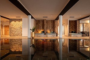 Kitzbühelské Alpy přímo u lanovky: ADEA Lifestyle Suites Fieberbrunn ****+ s polopenzí, wellness a slevami