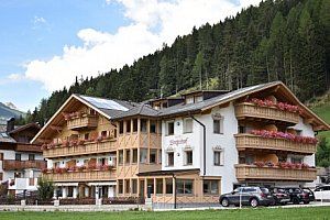 Údolí Sarntal v Jižním Tyrolsku: Almhotel Bergerhof *** s polopenzí, vířivkou a saunami + slevová karta