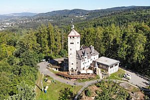 Liberec ve stylovém Hotelu Liberecká výšina *** s rozhlednou + polopenze, privátní wellness a zajímavé slevy