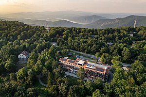 Dovolená v přírodě blízko Ostřihomi: 4* Cardoner Hotel és Konferenciaközpont s polopenzí, wellness a vyžitím