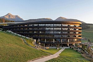 Dokonalý pobyt pro celou rodinu: Jižní Tyrolsko v 5* Hotelu Familiamus s all inclusive, wellness a programem